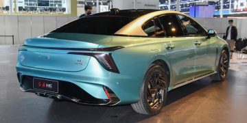 Представлен большой лифтбек Hongqi H6