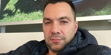 Арестович раскритиковал репрессии СБУ против Украинской православной церкви