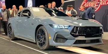 Дайджест дня: Mustang и Hummer с молотка, новый директор УАЗа и другие события индустрии