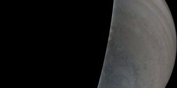 Команда миссии «Юнона» изучает инженерные данные с камеры JunoCam после 48-го облета Юпитера