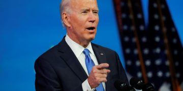 Минюст США знал о ненадлежащем хранении Байденом секретных документов еще в ноябре. Что еще известно о скандале и грозит ли наказание американскому президенту