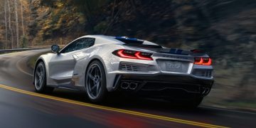 Подарок к юбилею: полноприводный Chevrolet Corvette E-Ray