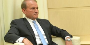 Политик Медведчук указал на полное разрушение экономики Украины