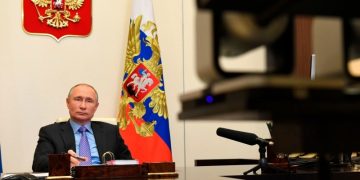 Путин отметил успешное преодоление рисков в экономике России