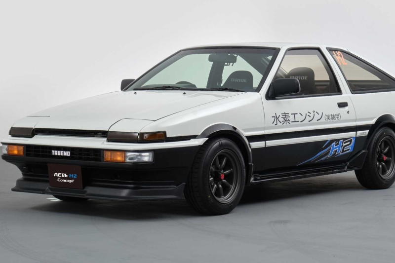 Toyota превратила две классических AE86 в необычные рестомоды