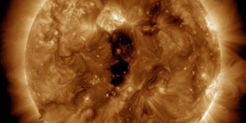 Ученые Сколтеха разработали метод раннего прогнозирования геомагнитных бурь