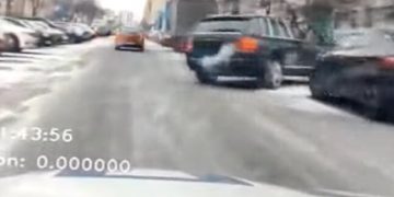 В Питере наркоман на Porsche столкнулся с девятью машинами: ВИДЕО