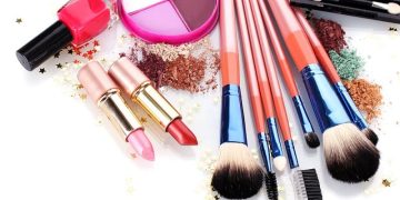 Косметика фаберлик: что выбрать для девушки