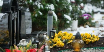 Как ухаживать за могилами?