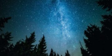 Искусственная яркость ночного неба увеличилась более чем вдвое