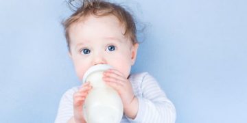 Масштабное исследование не смогло доказать пользу большинства детских смесей