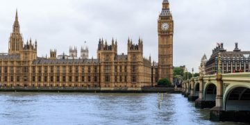 МВФ: экономика Великобритании окажется в худшем положении по сравнению с Россией