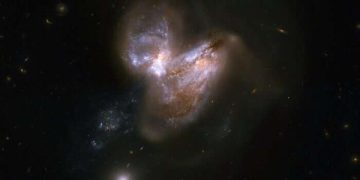 Новое открытие проливает свет на очень ранние сверхмассивные черные дыры