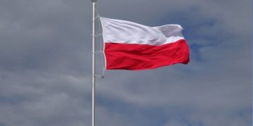 Польша сочла разногласия ЕС в отношении российского СПГ «трещиной» в солидарности стран