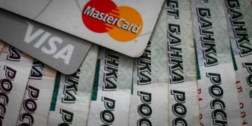 Представитель Белого дома связал устойчивость экономики РФ с экстраординарными мерами