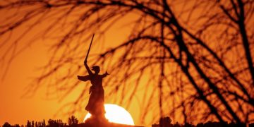 Протоиерей предложил переименовать Волгоград в Царицын