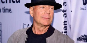 У Брюса Уиллиса диагностировали лобно-височную деменцию