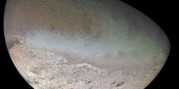 Ученые изучают геологические процессы в области Монада на Тритоне