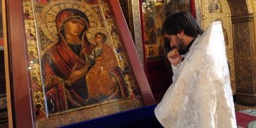 «Вместо слез пошла кровь». Икона в Абхазии указала на грядущую катастрофу