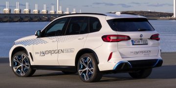 Водородный BMW iX5 Hydrogen стал мелкосерийным