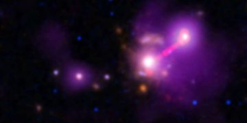 Далёкая галактика проглотила своих соседей и осталась одна