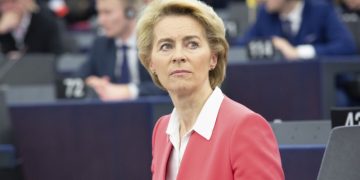 Эксперт Фролов заподозрил фон дер Ляйен в лукавстве насчет независимости Европы от топлива из РФ