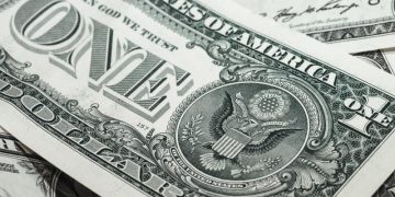 Эксперт Голубовский назвал альтернативные пути перевода средств из России за границу