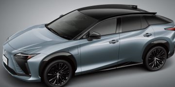 Электрокроссовер Lexus RZ начали продавать на родине бренда