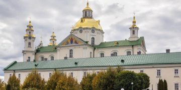 Минкультуры Украины намерено лишить УПЦ права пользоваться храмом в Почаеве