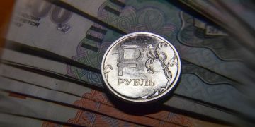 Мишустин перечислил решения правительства в сфере маткапитала и повышения пенсий