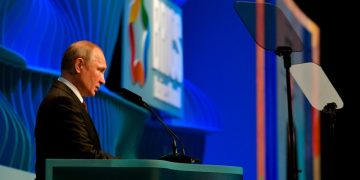 Президент России исключил излишнюю милитаризацию экономики страны