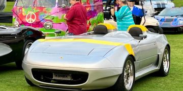 Спорткар Xenex из США представили: его дизайн разработал россиянин