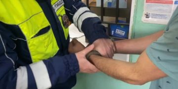 ВИДЕО: в Артеме лихач уходил от погони и врезался в Lexus