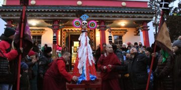 «Все будет наоборот». Что буддийские монахи пророчат России