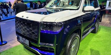 BAIC показал роскошный внедорожник размером с «Крузак»