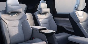 Четырехместный Volvo EX90 Excellence оказался проще предшественника
