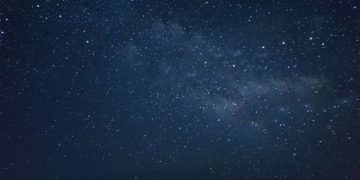 Исследователи обнародовали первые результаты измерений яркости неба в Антарктиде