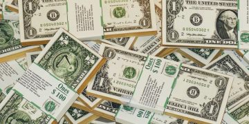 Le Figaro: мир откажется от доллара по вине Вашингтона