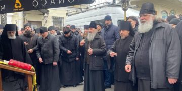 Митрополит Онуфрий прибыл в Киево-Печерскую лавру поддержать всех молящихся