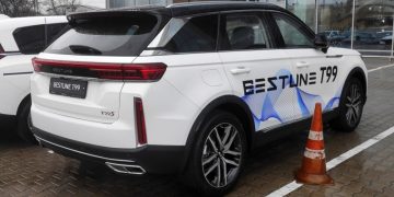 На российском рынке появится кроссовер FAW Bestune T99