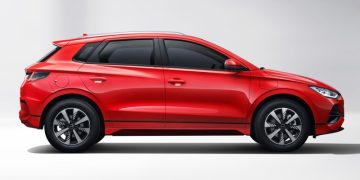 Обновленный хэтчбек BYD e2: между Чайкой и Дельфином