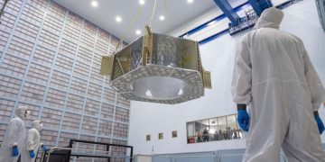 Основа телескопа Nancy Grace Roman переместилась в чистую комнату