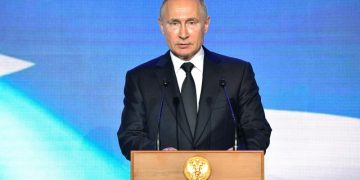 Путин выразил уверенность, что антироссийские санкции сохранятся надолго