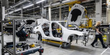 Российский завод Mercedes-Benz продан