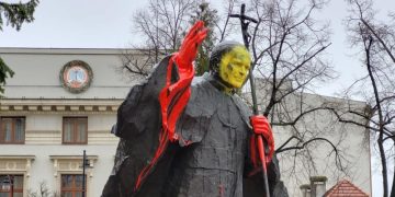 В Польше осквернили памятник Иоанну Павлу II