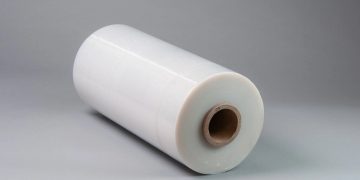 Полиэтиленовая плёнка: виды, применение и особенности