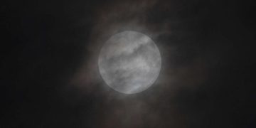 1-е лунное затмение 2023 года можно было наблюдать вечером 5 мая