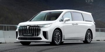 Для России расширили гамму Voyah Dream: появился вариант без ДВС