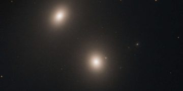 «Хаббл» обнаружил эллиптическую галактику NGC 547