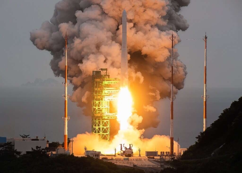 Южная Корея успешно запустила ракету «Нури»